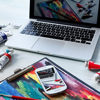 老头猛的挺进她莹莹的体导演是谁